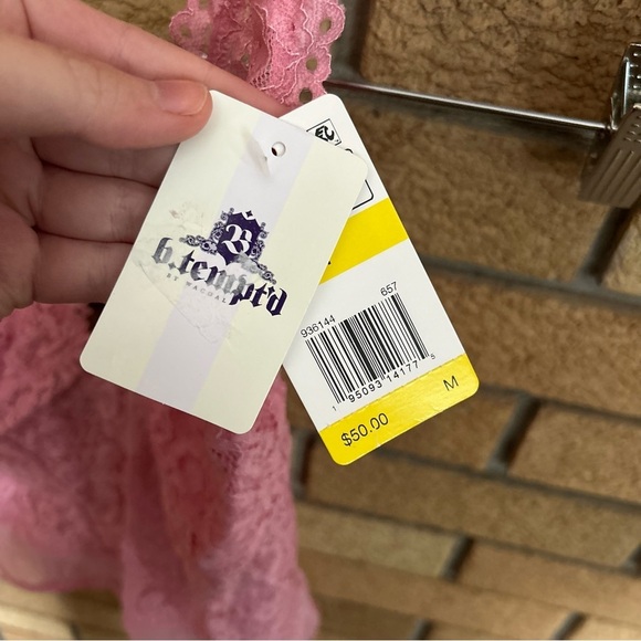 NWT b tempt’d by Wacoal Ciao Bella Bodysuit Pink Lace Sexy Lingerie Size Medium - Picture 3 of 5